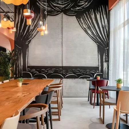 Ξενοδοχείο Moxy 3*