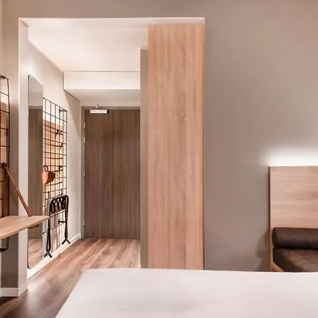 Moxy Hotel 3*