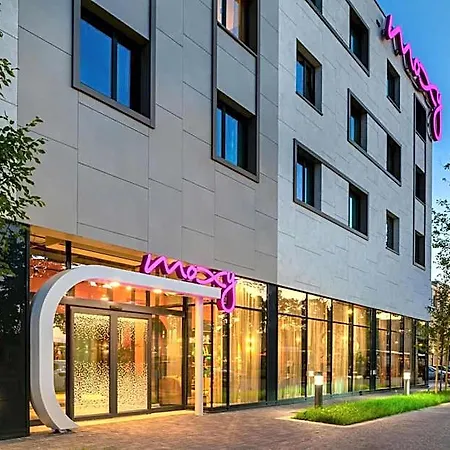 Hotel Moxy 3*
