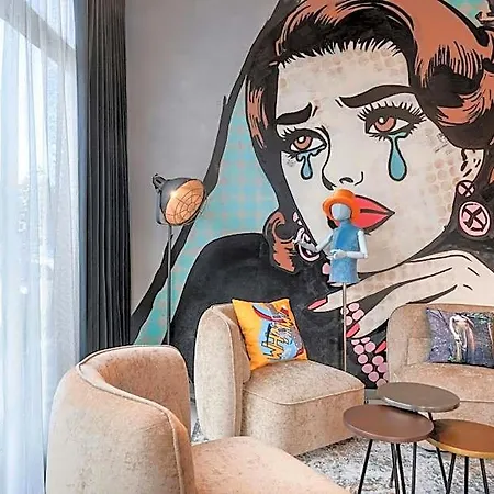 Moxy Hotel