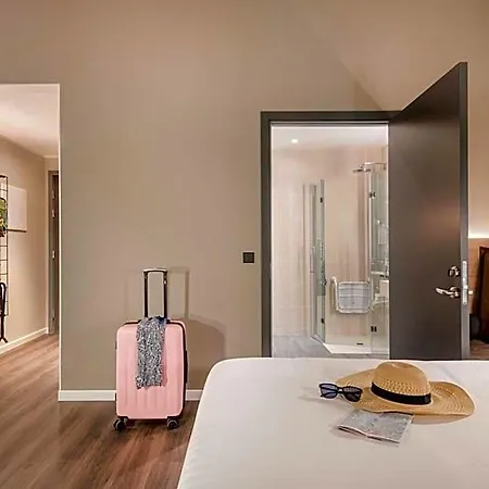 Hotel Moxy 3*