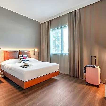 Moxy Hotel