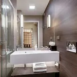 Moxy 3* ורונה