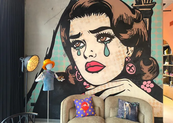 Moxy 3*